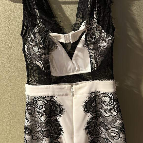 BEBE Knee length lady black and white dress - Picture 4 of 4